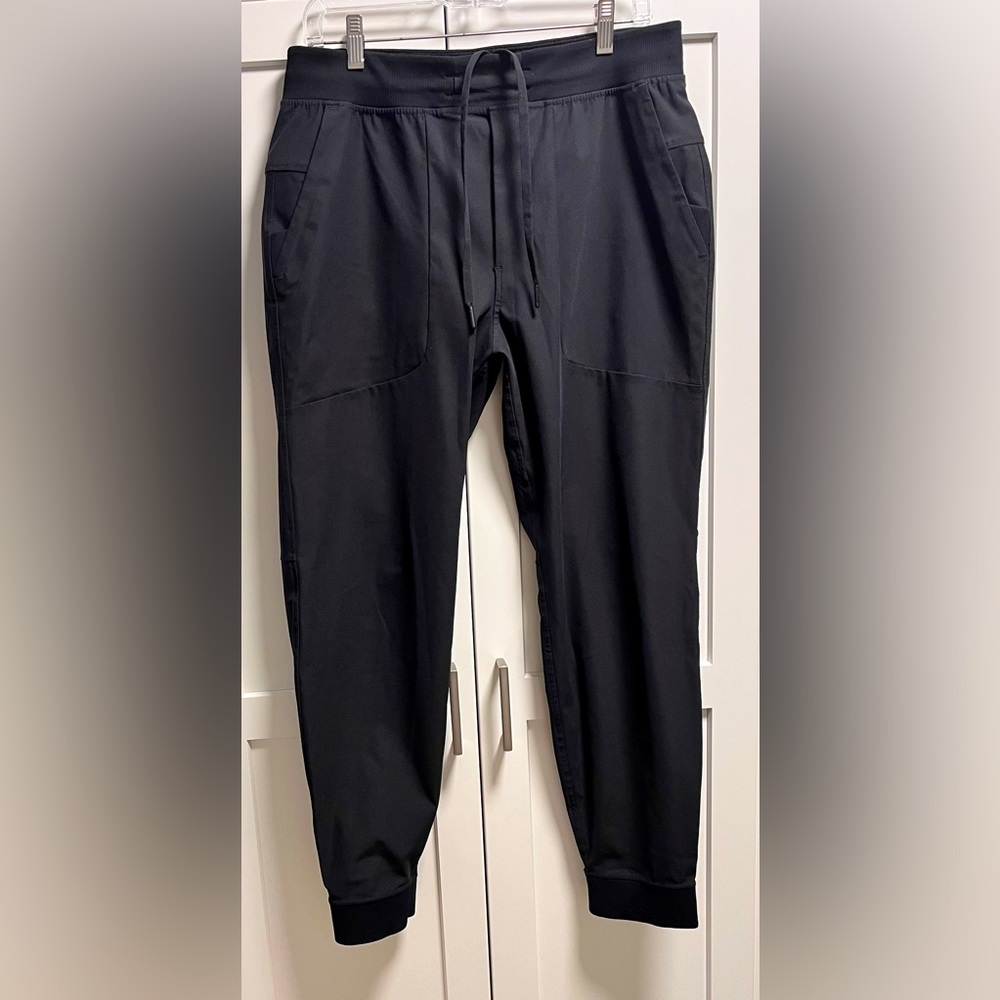 Lululemon Mens Black ABC joggers, pants Large -27” inseam (shorter)